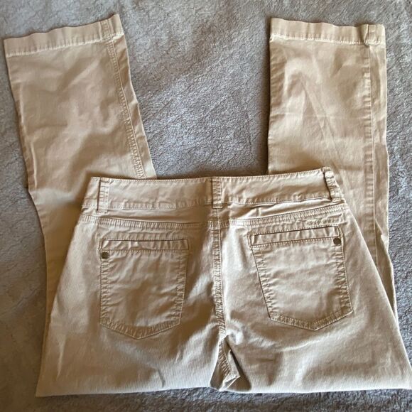 DKNY Jeans in Cream  - Picture 7 of 9